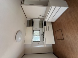 1350-7-175319.jpg